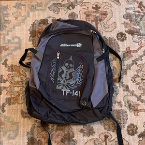 Original modern warfare 2 backpack. Never used.